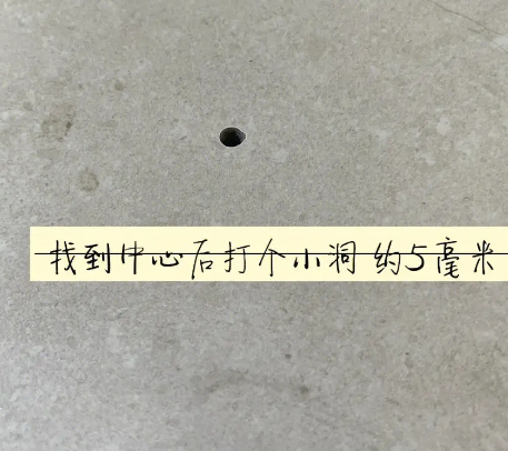 田东瓷砖空鼓维修公司专业解答在瓷砖铺贴过程中，如果砂料搅拌不均匀，将会带来以下问题